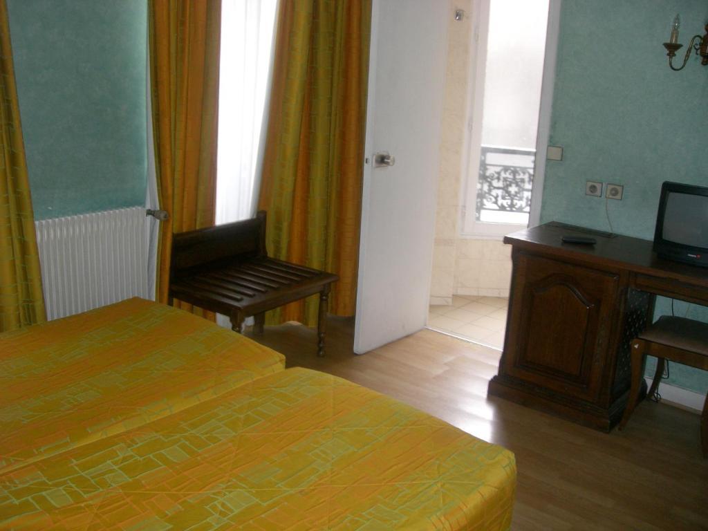 Hotel Bristol Republique Parijs